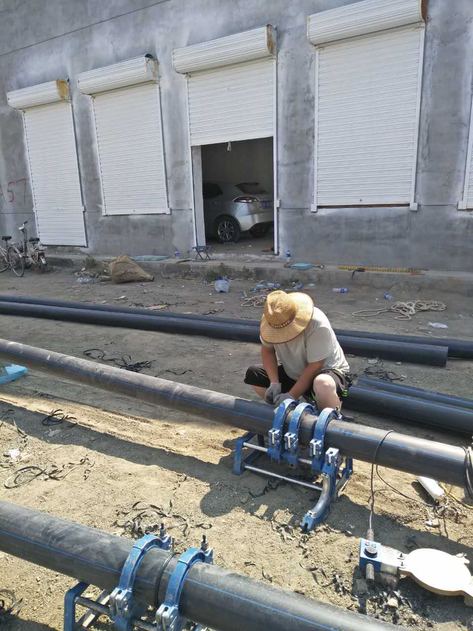 包頭過路頂管在大街的施工項目